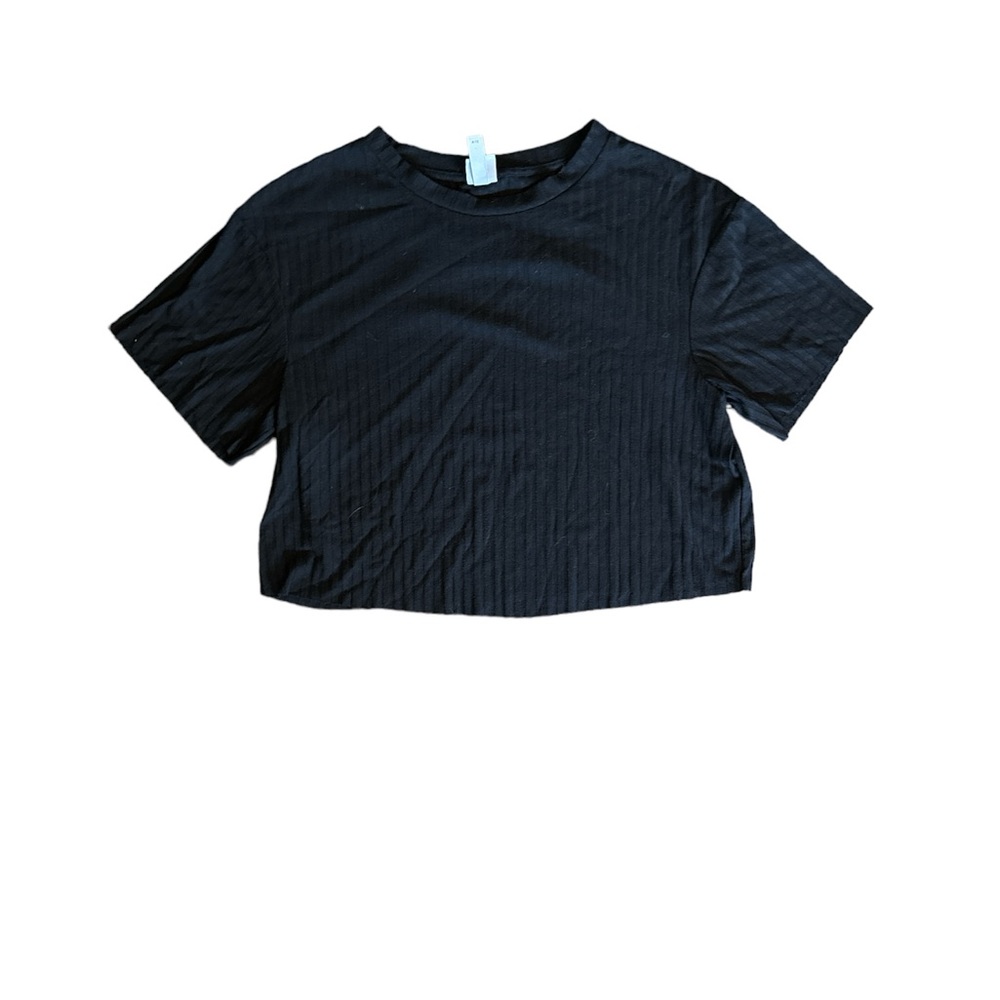 Black cropped shirt
